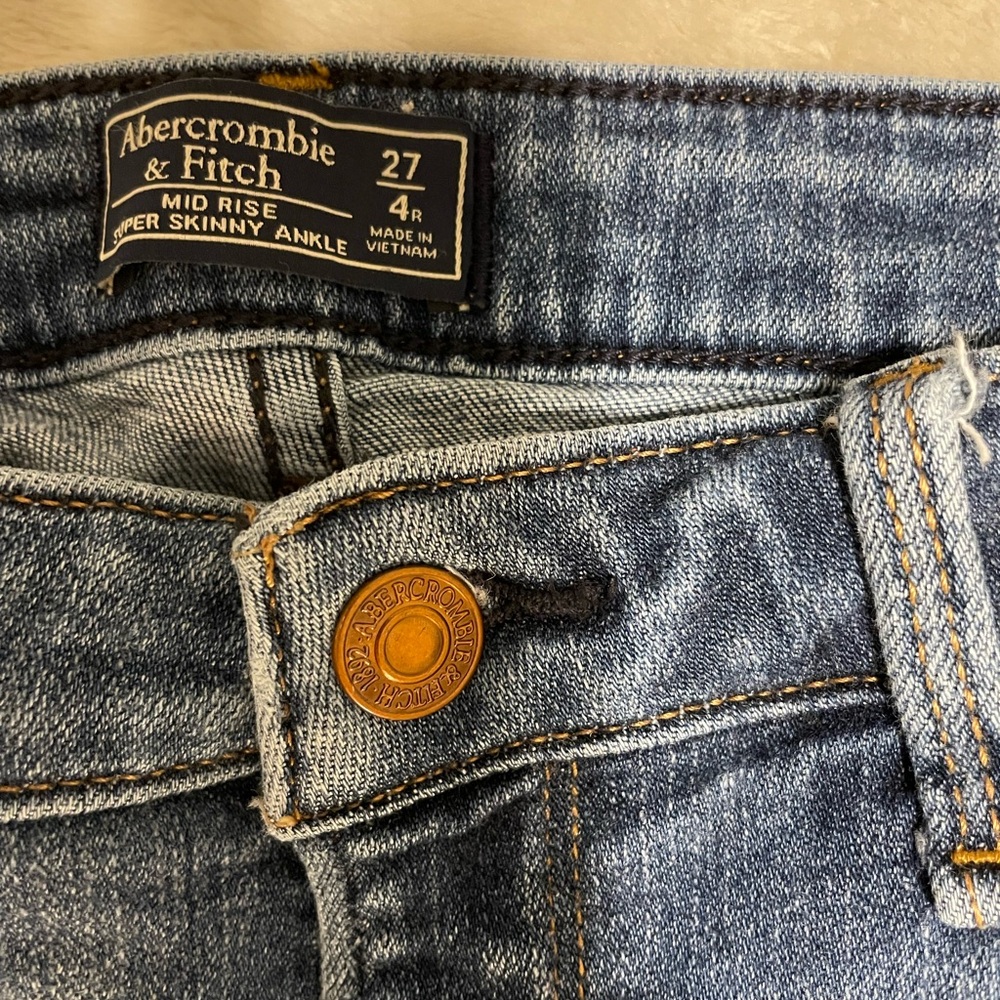 Abercrombie & Fitch Super Skinny MidRise Ankle Jeans